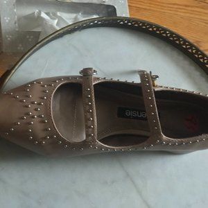 Mad Cute Beige Flats Kensie Brand